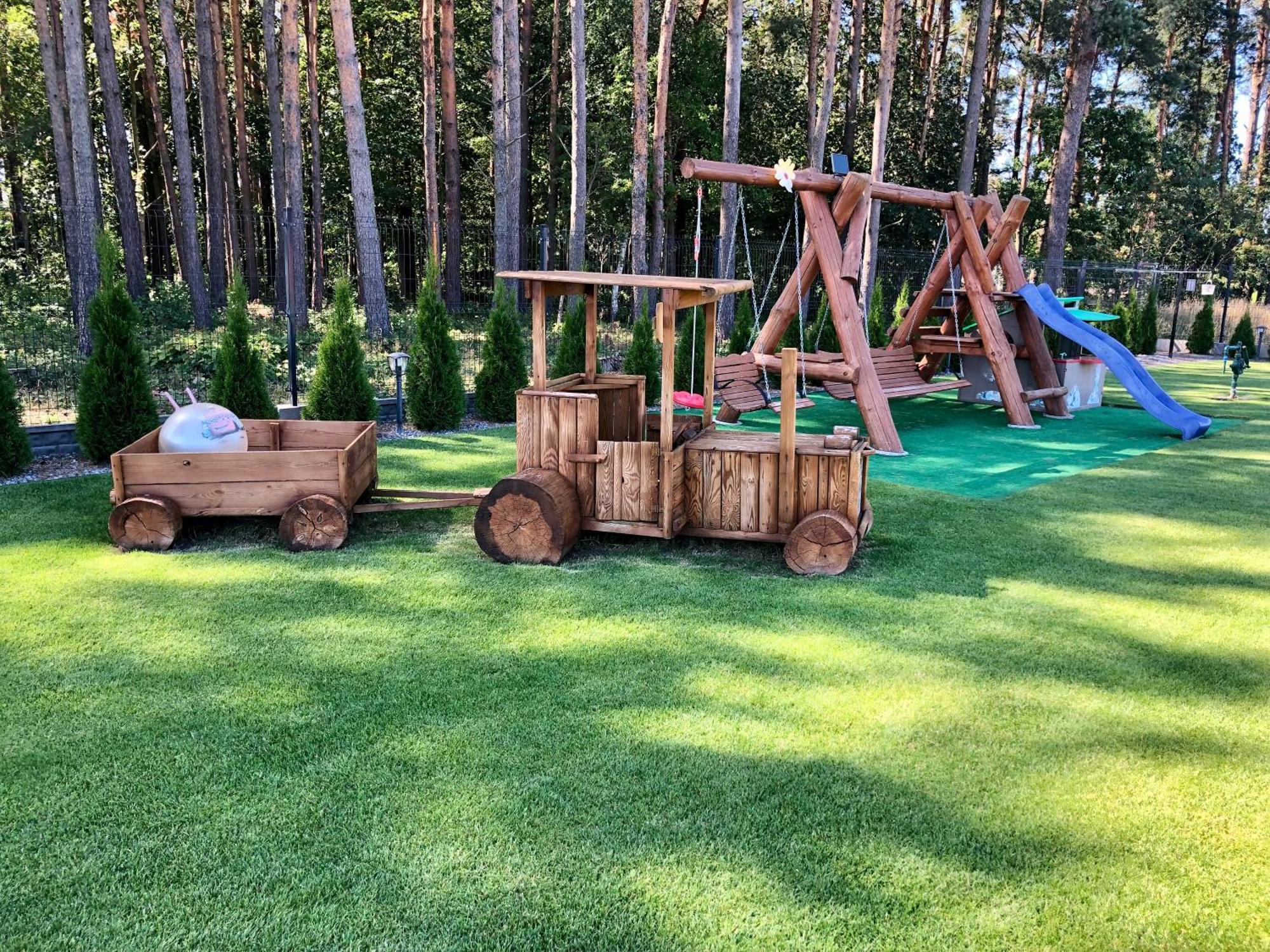 Dom Wakacyjny Zloto Polnocy Na Wylacznosc, Parking, Plac Zabaw, Tarasy Karwienskie Bloto Экстерьер фото