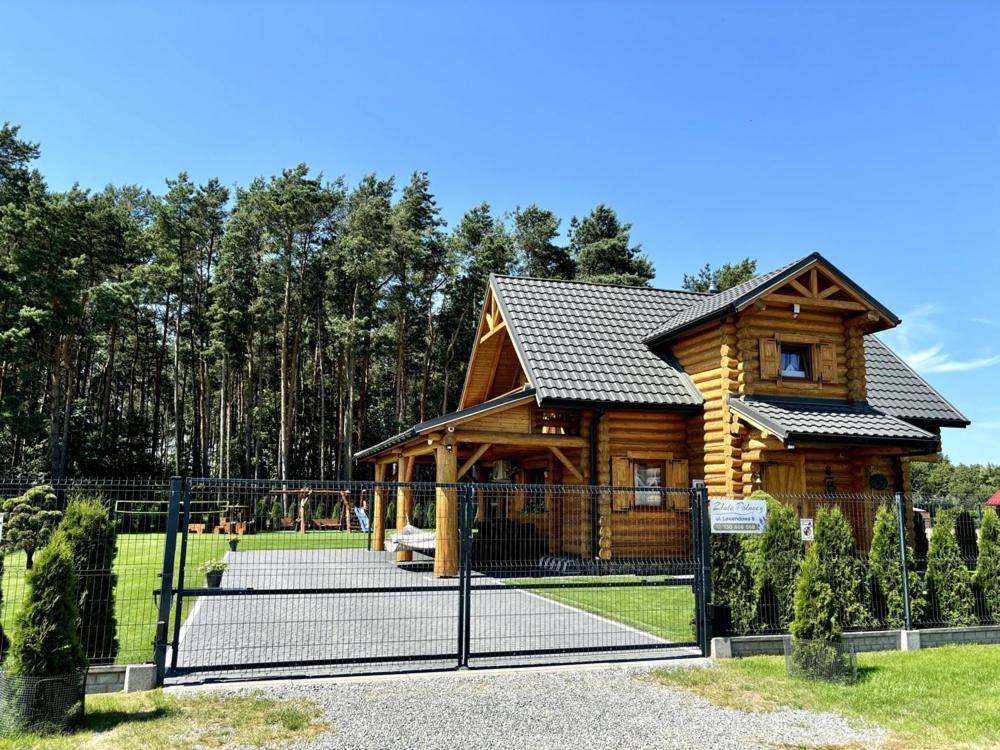 Dom Wakacyjny Zloto Polnocy Na Wylacznosc, Parking, Plac Zabaw, Tarasy Karwienskie Bloto Экстерьер фото